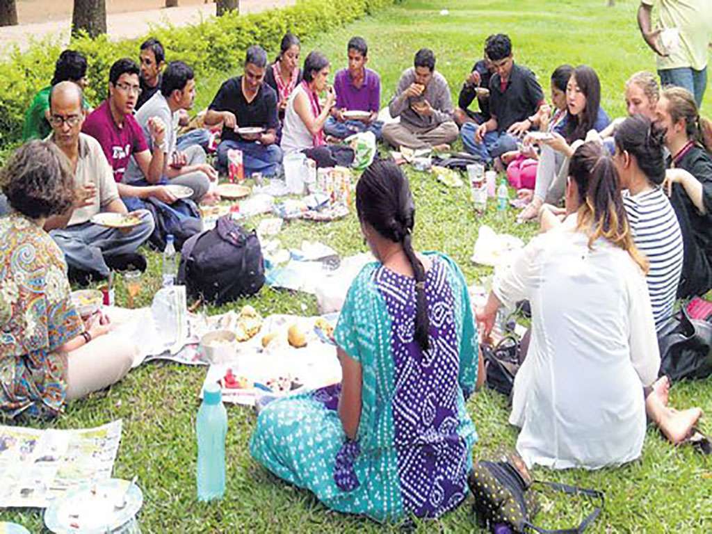 family outing in bangalore cubbon park pot luck lunch